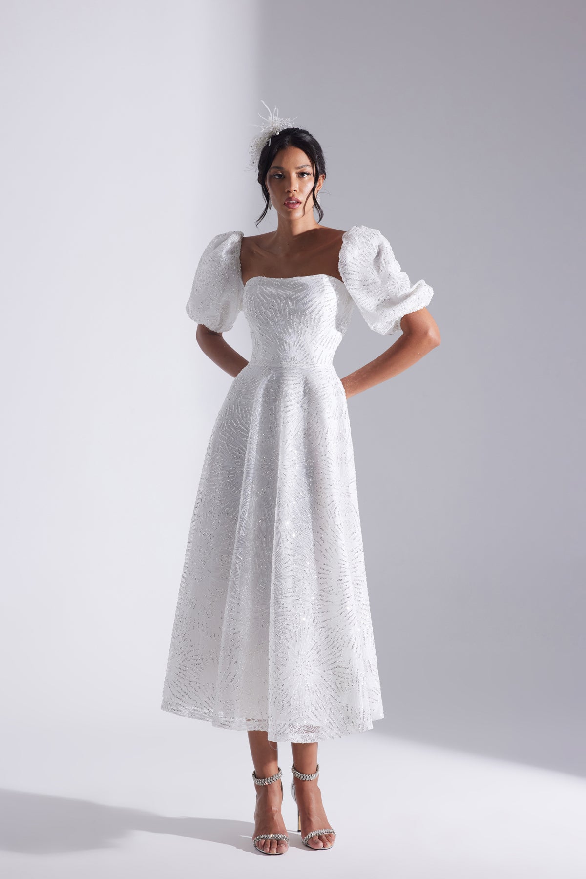 SARAH Robe de Mariage Midi Blanche à Manches Volantes Pailletées