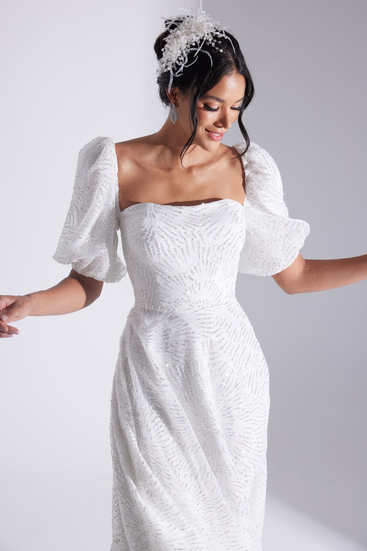 SARAH Robe de Mariage Midi Blanche à Manches Volantes Pailletées