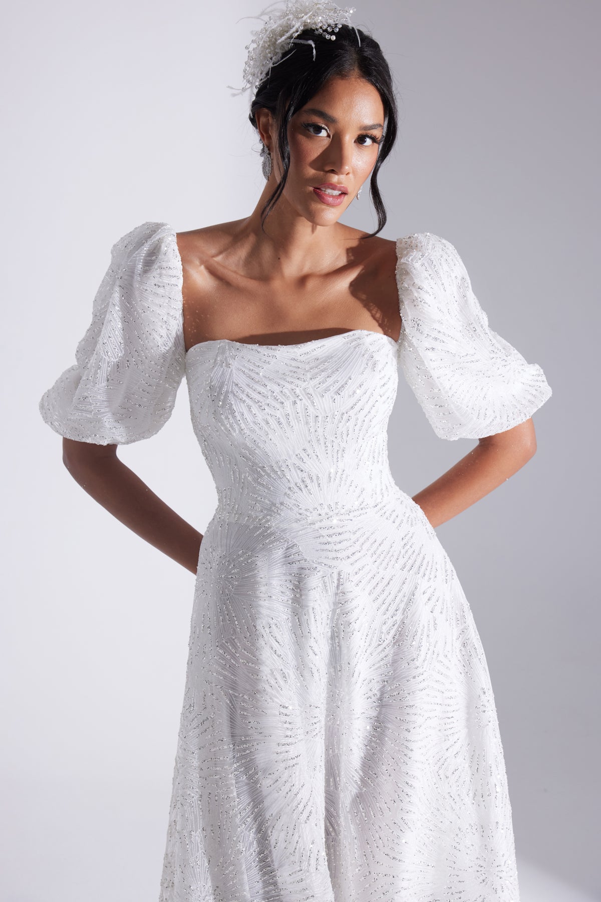 SARAH Robe de Mariage Midi Blanche à Manches Volantes Pailletées