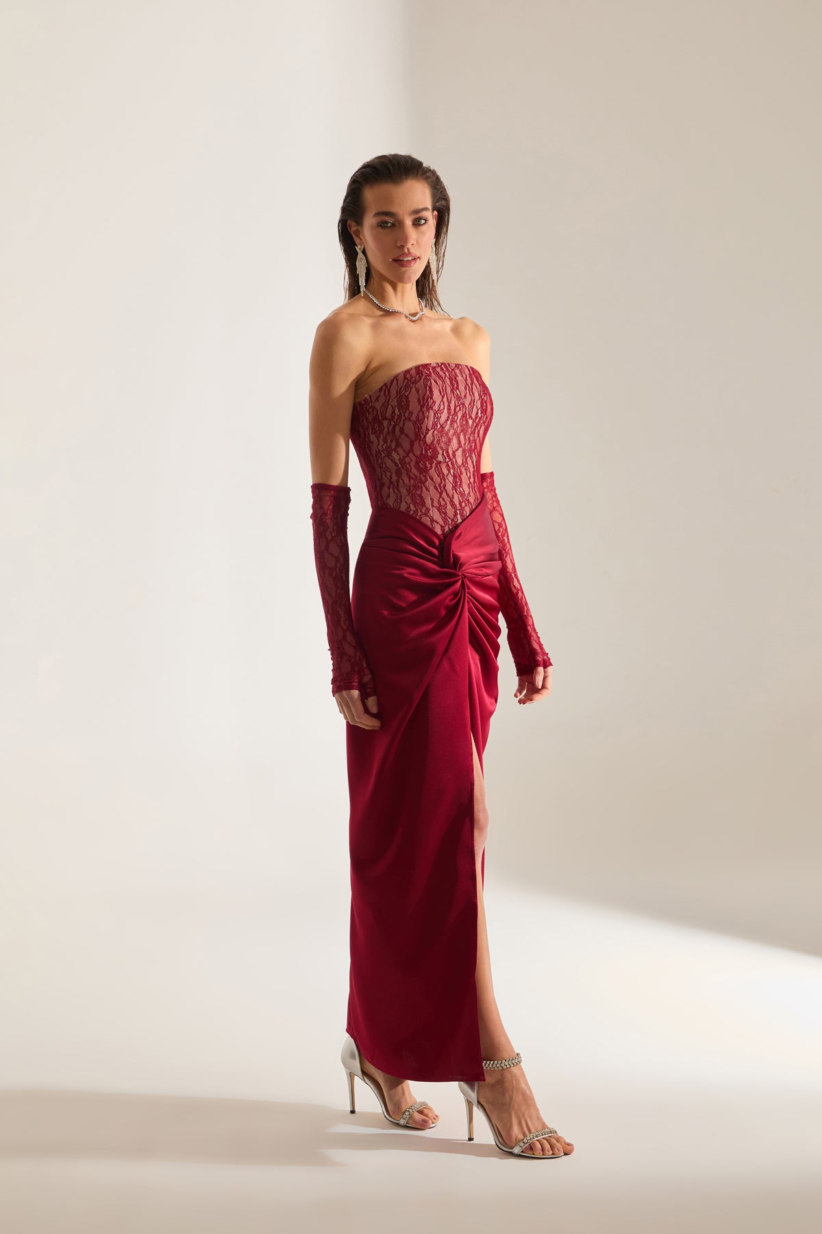 Melissa Dantel Satin Strapless Dunkelrotes Abendkleid