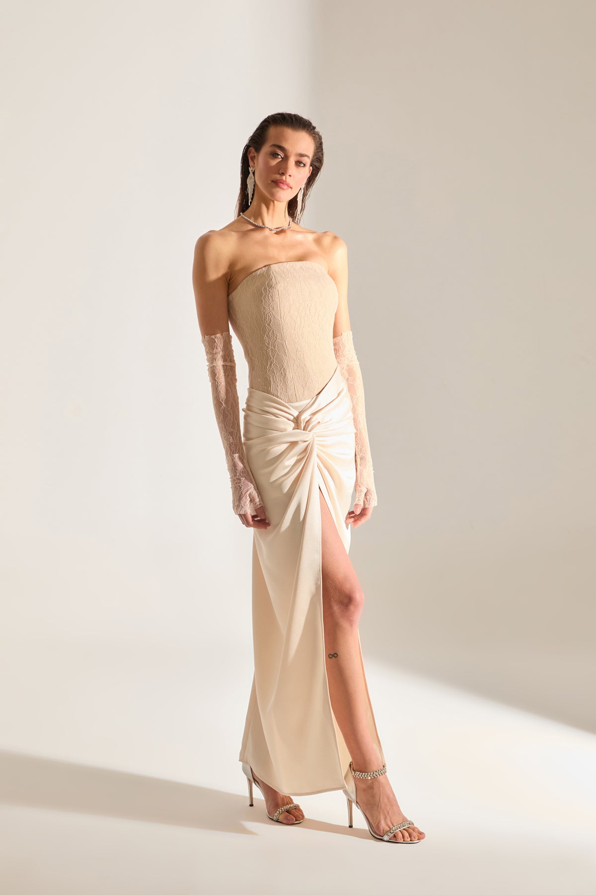 Melissa Dantel Saten Strapless Elfenbein Abendkleid