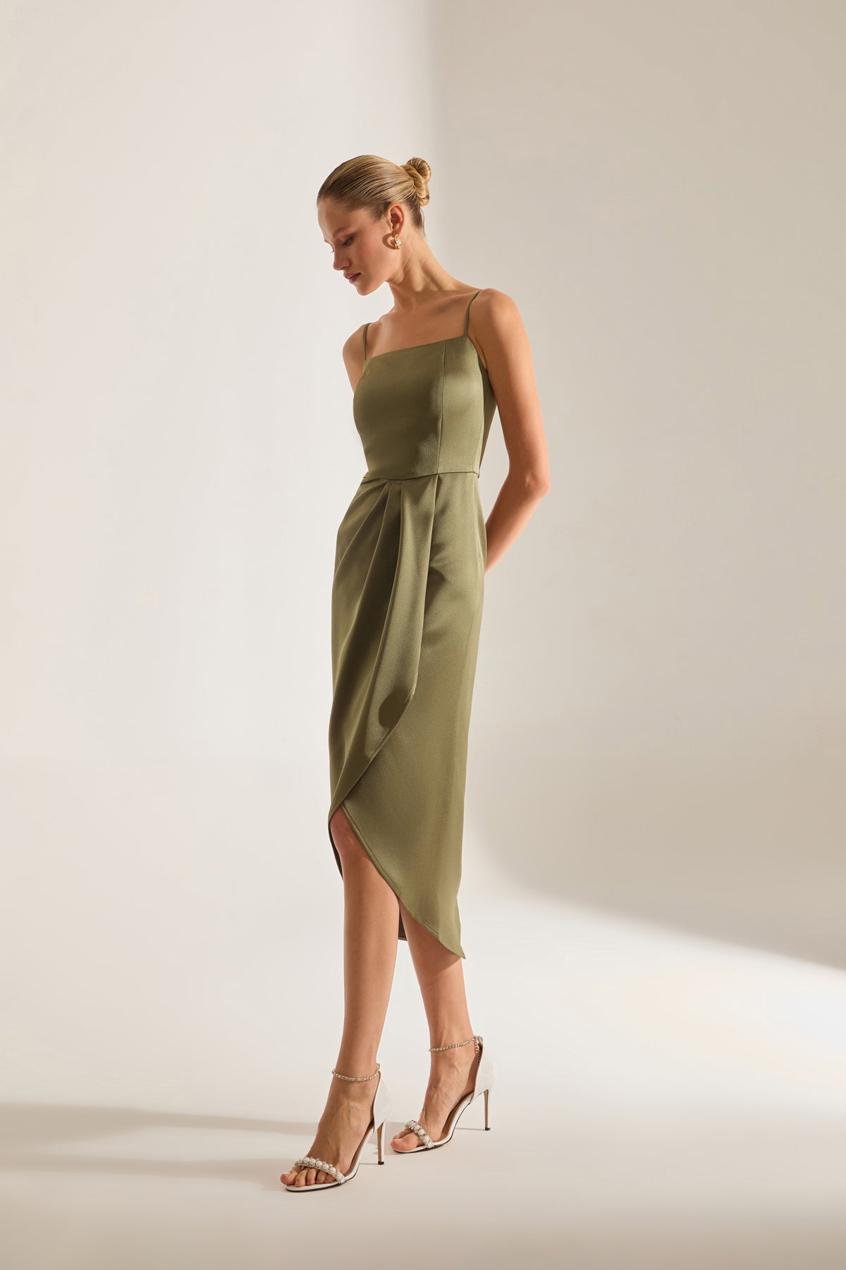 Robe de Nuit HAKİ à Bretelles Solomia Drapeli