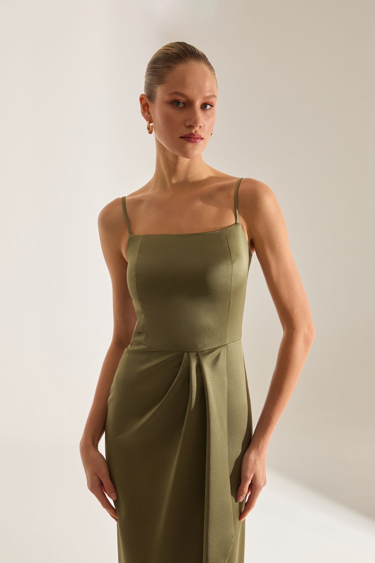 Robe de Nuit HAKİ à Bretelles Solomia Drapeli