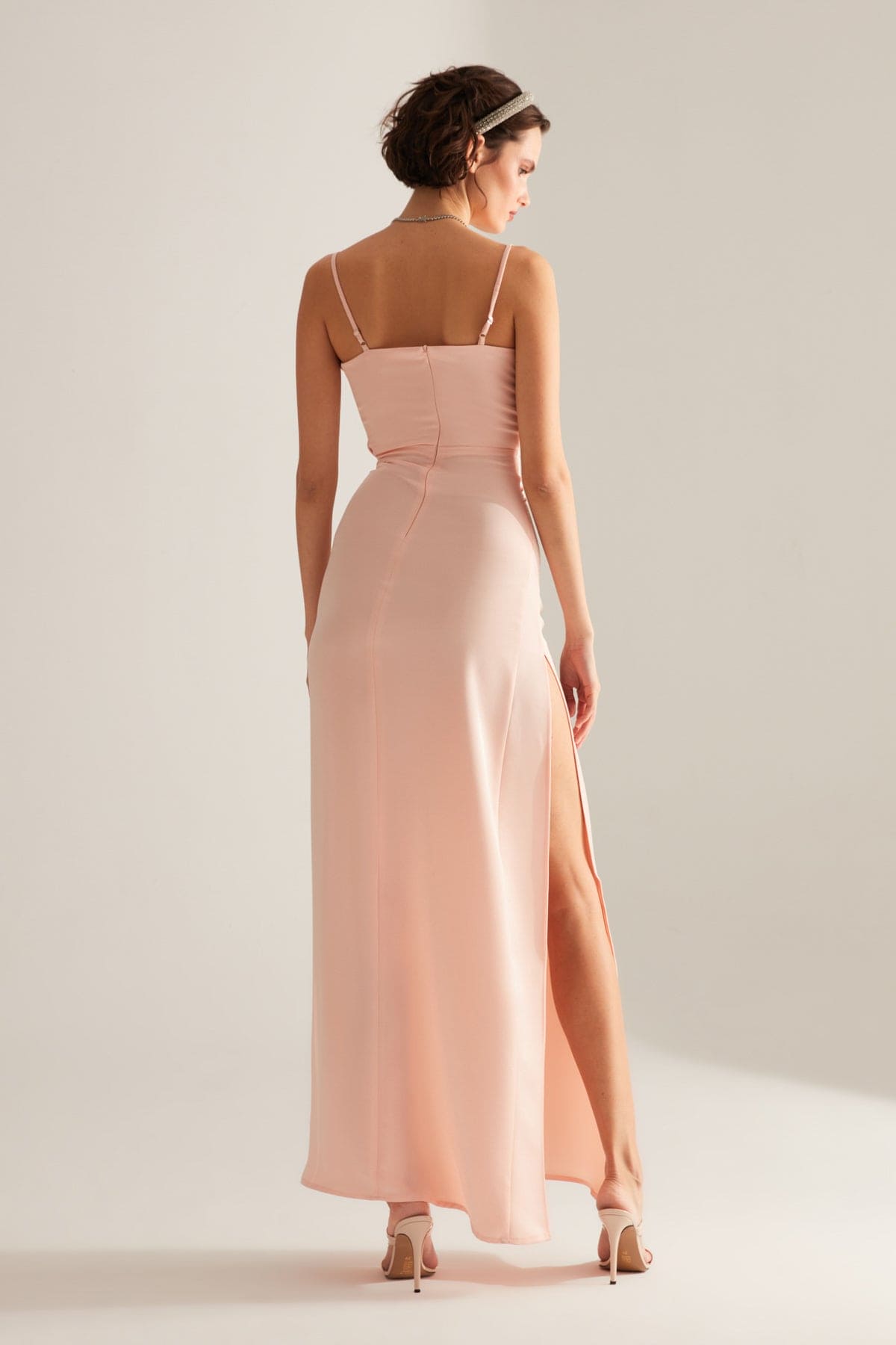 Abnehmbarer Yaka Lange Puder Satin Kleid