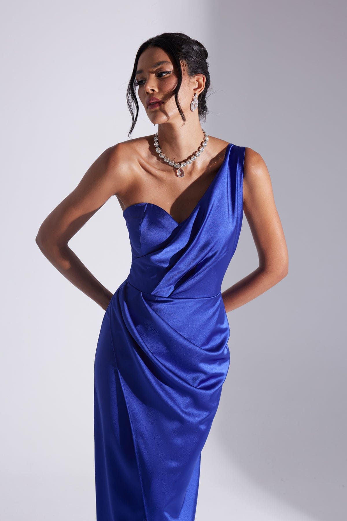 SLEEVELESS DRESS WITH DRAPED COLLAR
