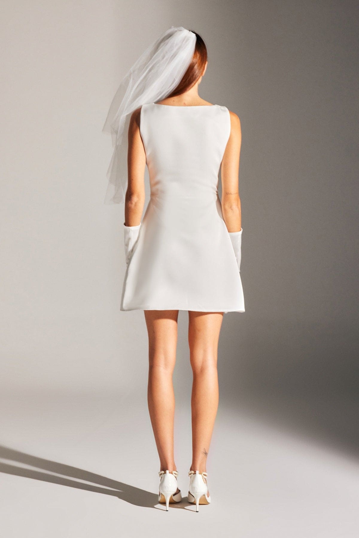 ROBES DE MARIAGE BLANCHE À COL BATEAU BELLINA