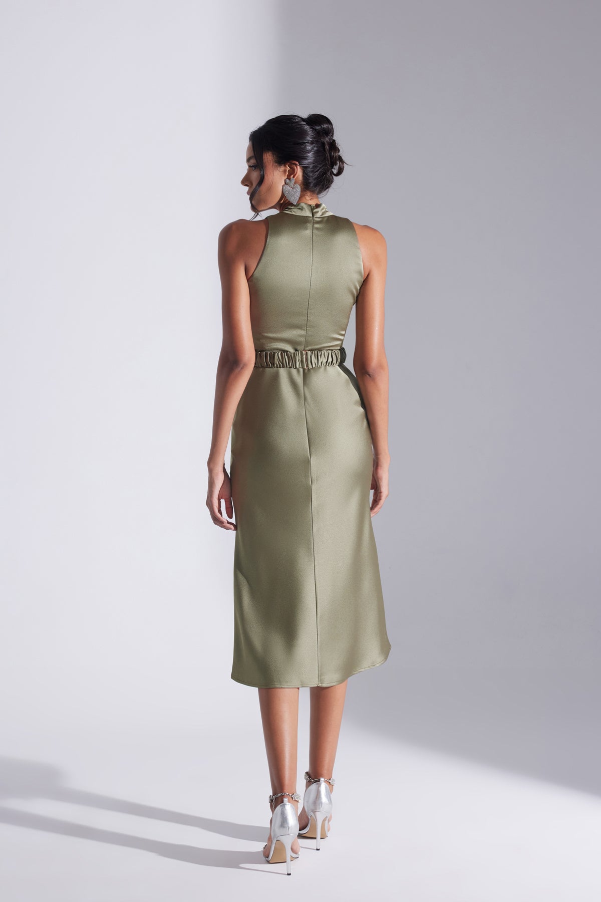 SIENA SLEEVELESS JUDGES COLLAR HAKI SATIN NIGHT DRESS