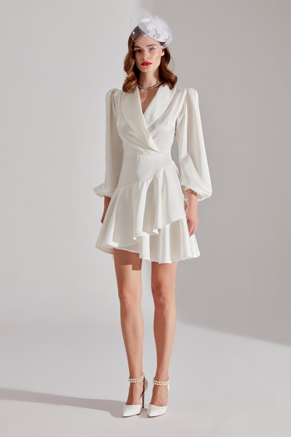 ROBE DE FIANÇAILLES À VOLANTS BLANCS HANNAH