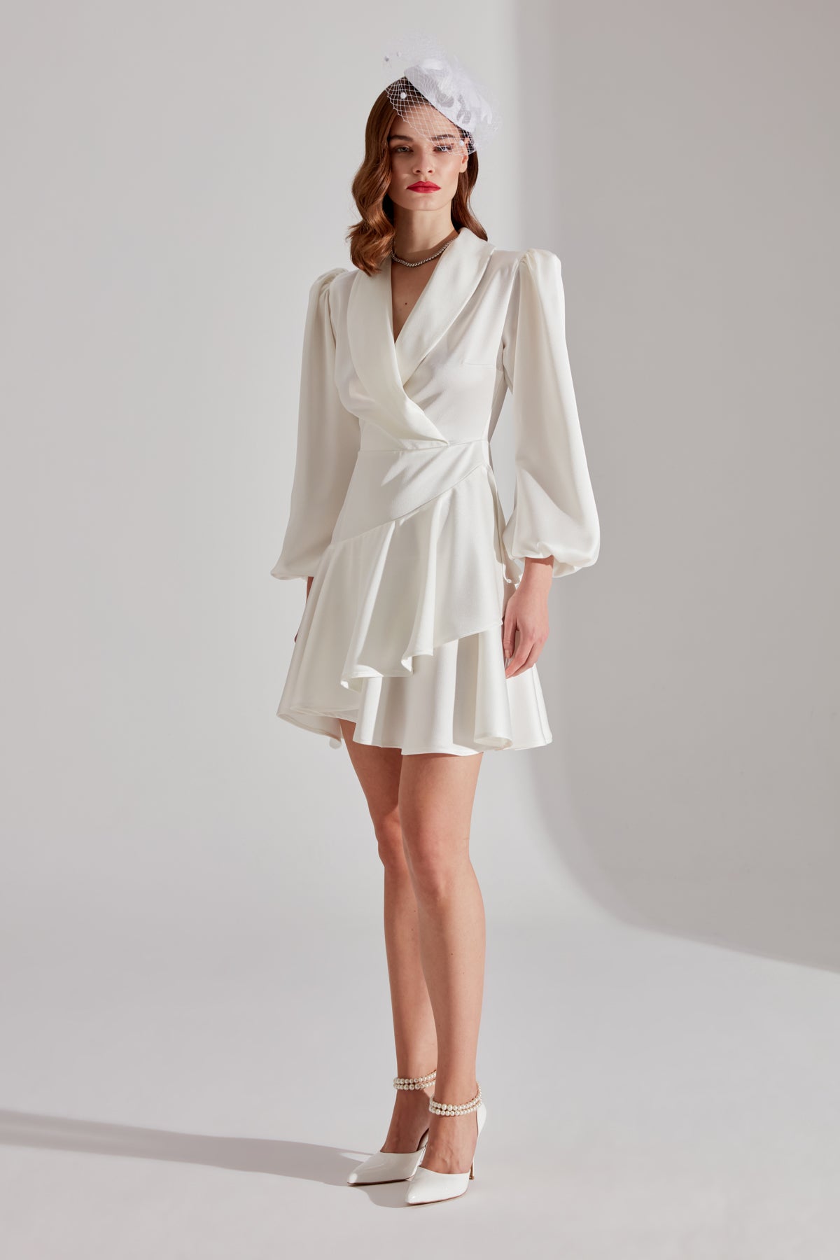 ROBE DE FIANÇAILLES À VOLANTS BLANCS HANNAH