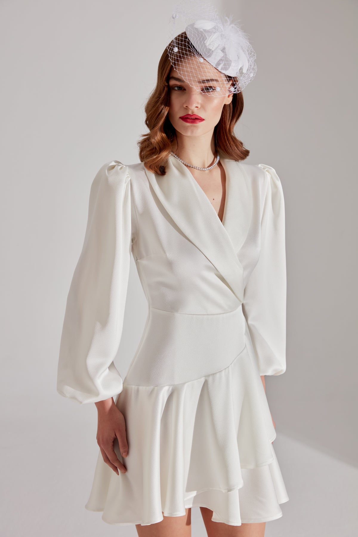 ROBE DE FIANÇAILLES À VOLANTS BLANCS HANNAH