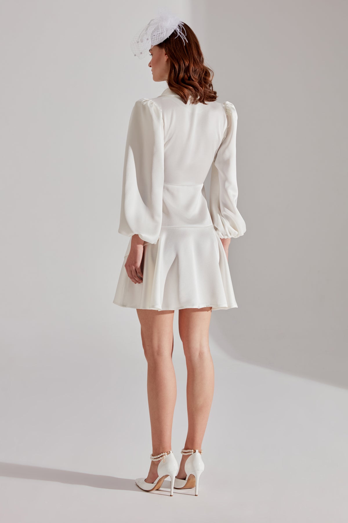 ROBE DE FIANÇAILLES À VOLANTS BLANCS HANNAH