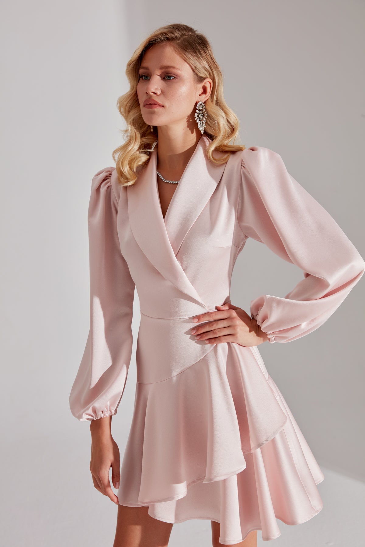 ROBE DE FIANÇAILLES À VOLANTS HANNAH PUDRA