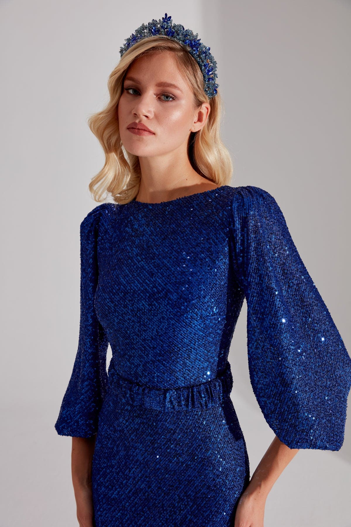 Accessoire de cheveux de mariée en perles bleues et saks