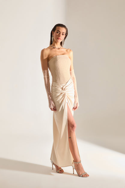 Robe de soirée sans bretelles en satin écru Melissa Dantel