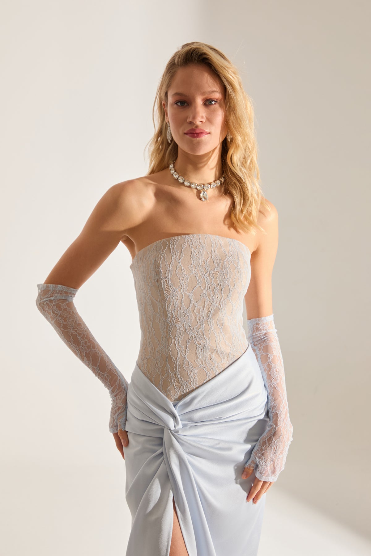Melissa Dantel Satin Strapless Hellblau Abendkleid