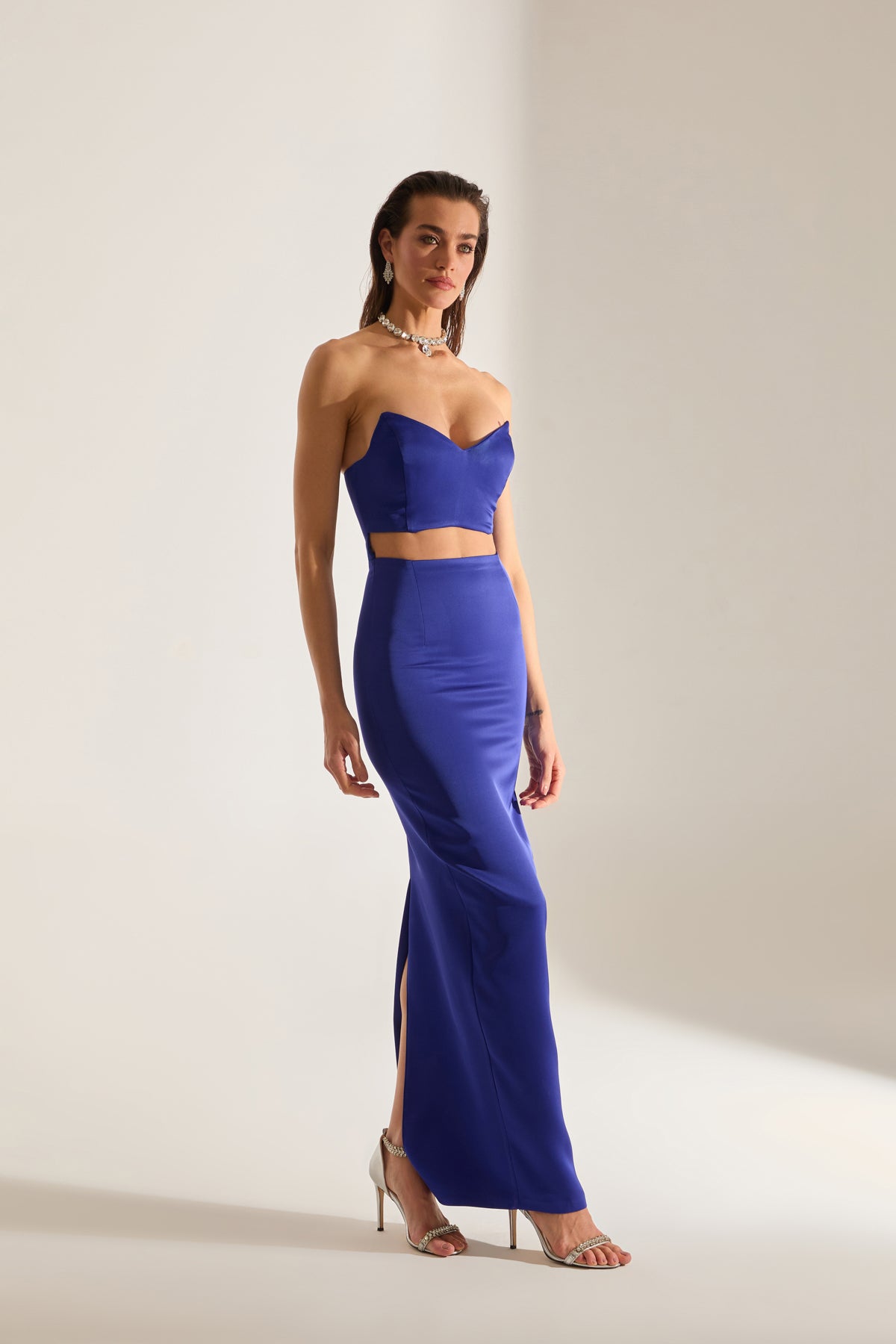 Mabel Cut Out Dekolteli Bleistift Satin SAKS Abendkleid