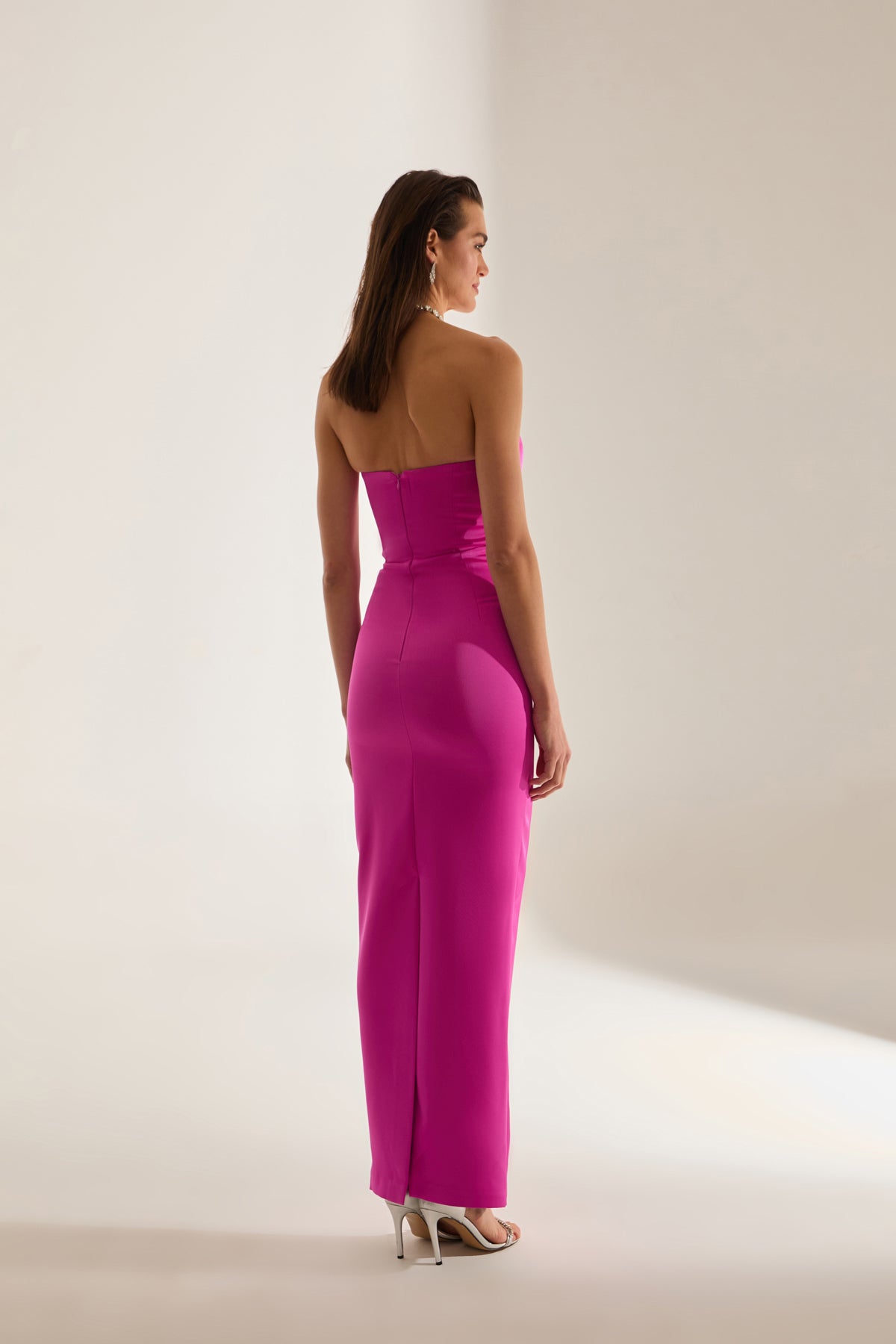 Robe de soirée Mabel Cut Out Décolleté Crayon Satin Néon Rose