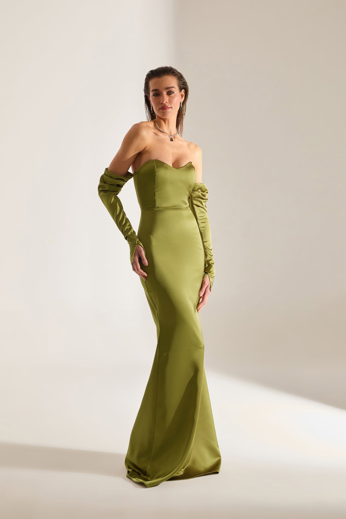 Rineta Satin Fischschwanz Strapless Abendkleid Khaki