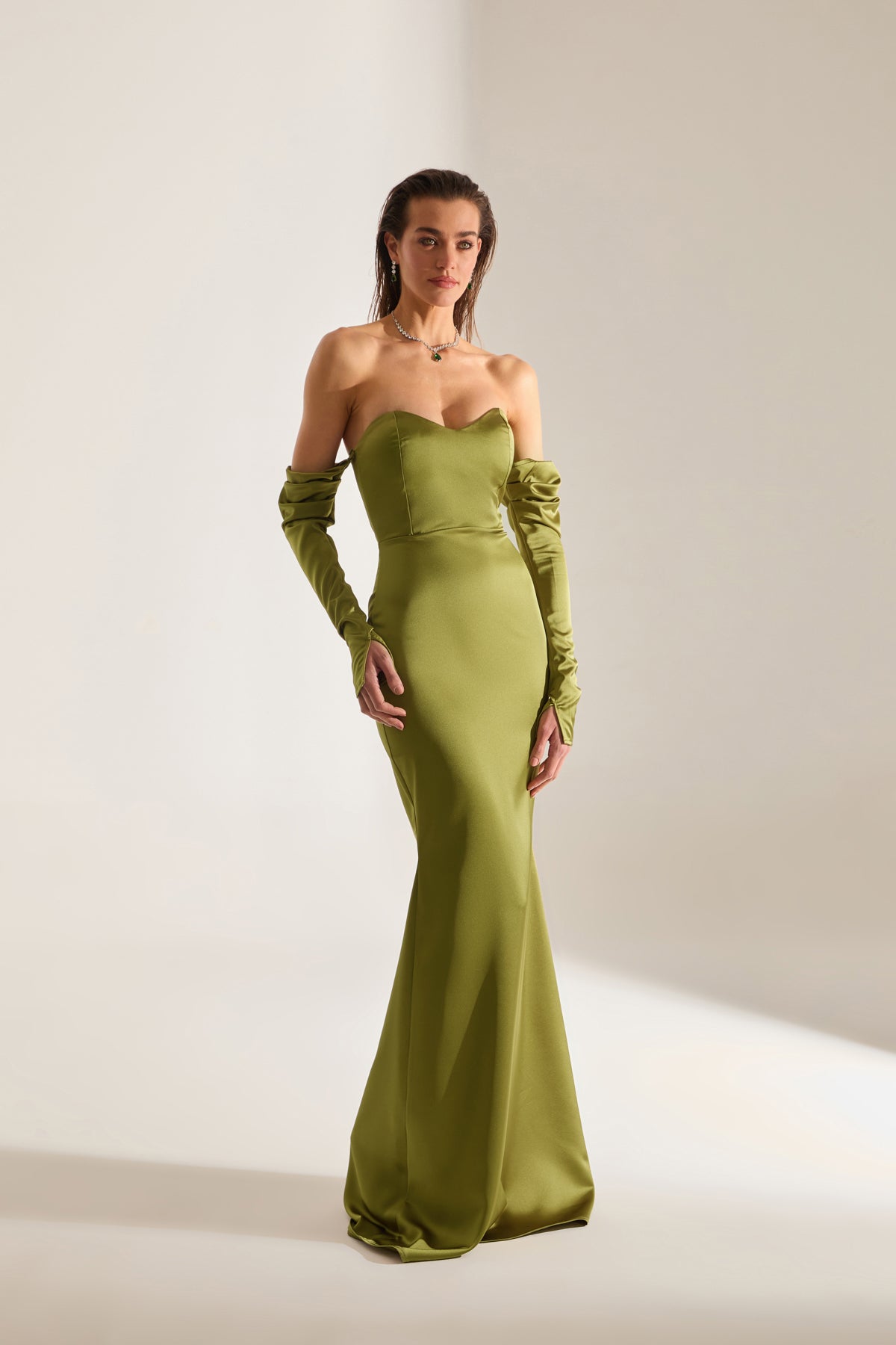 Rineta Satin Fischschwanz Strapless Abendkleid Khaki
