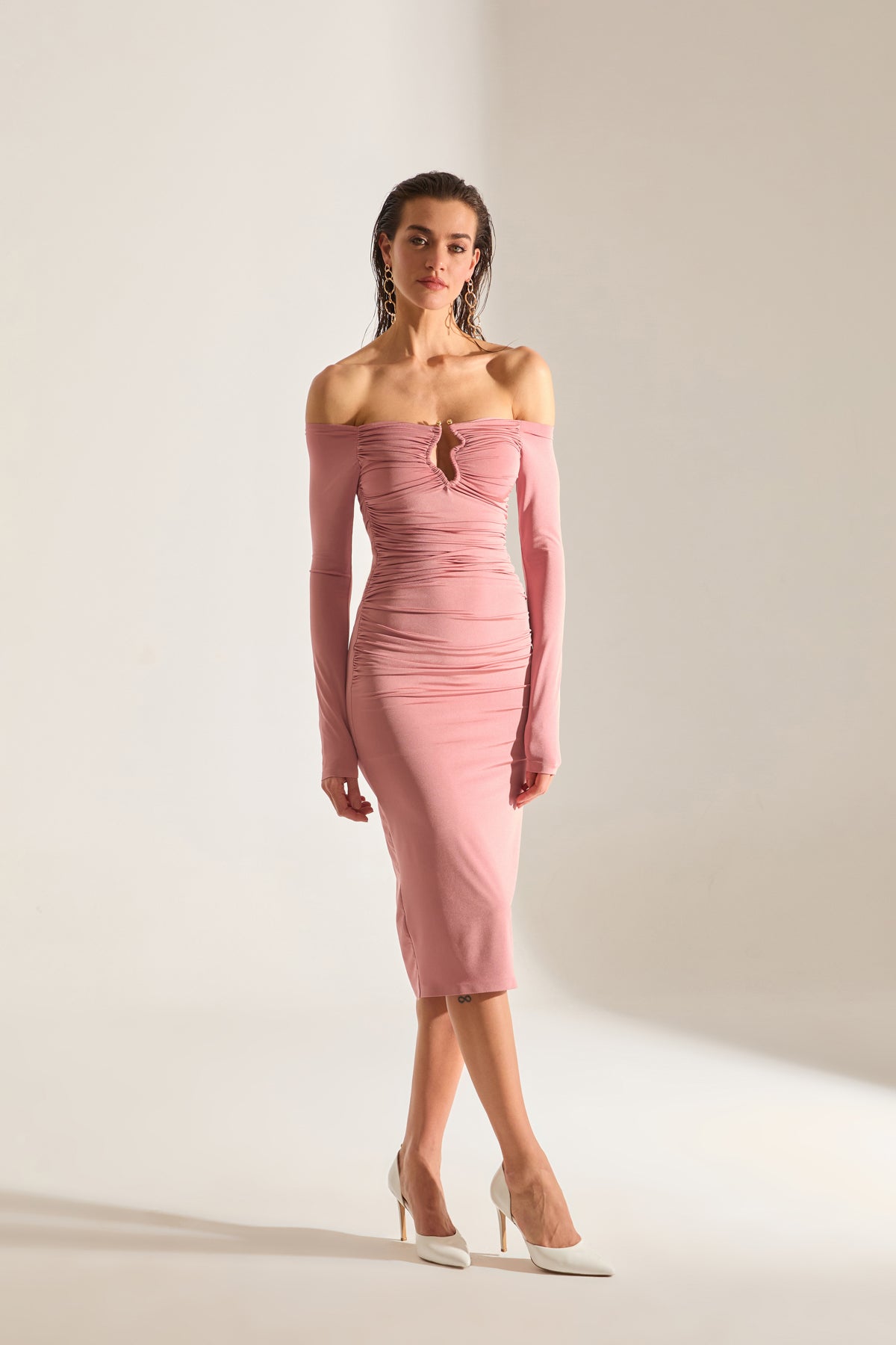 Mathilda Low Shoulder DRY ROSE Midi Dress