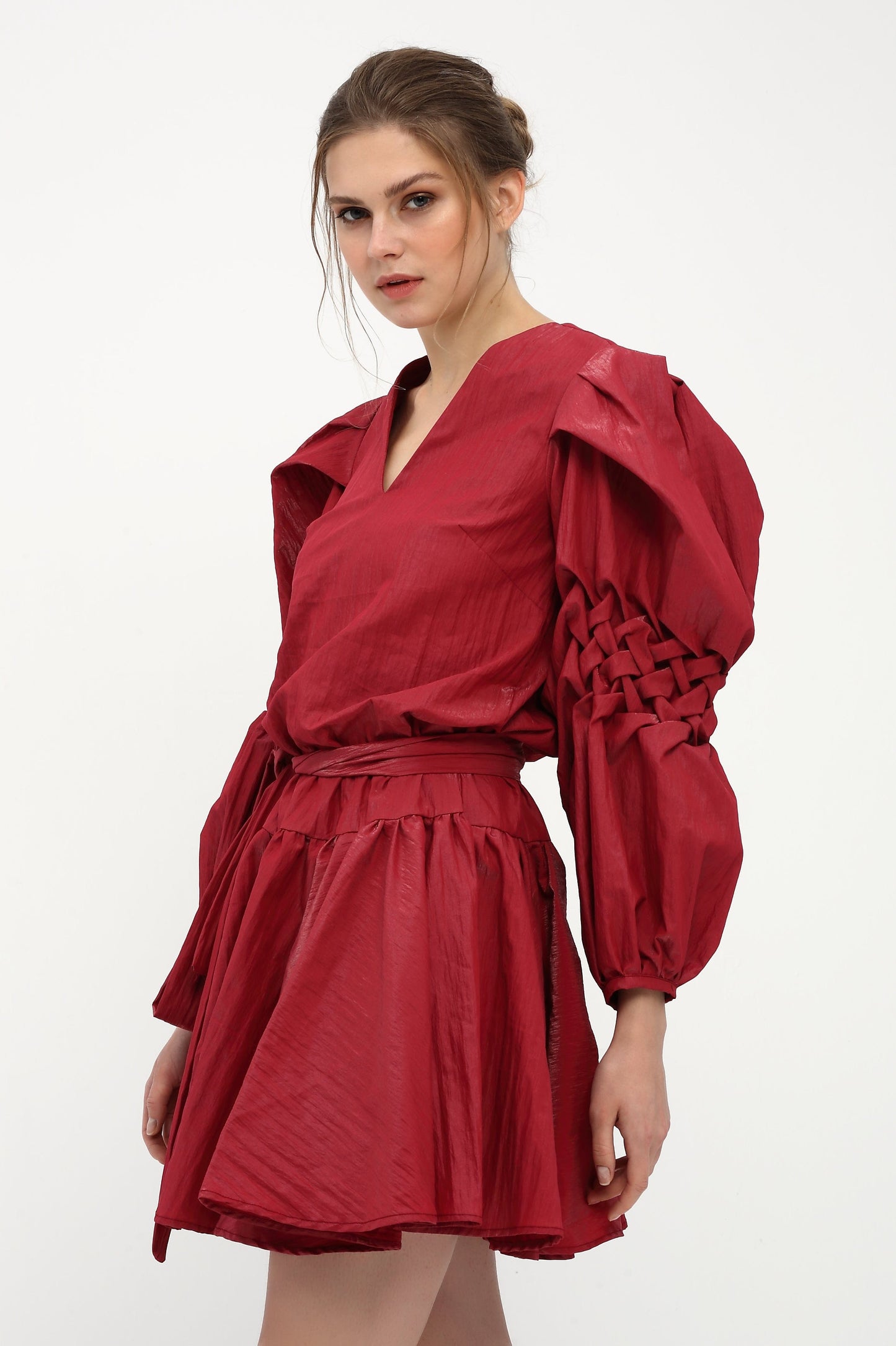 Kanada Besticktes Rotes Kleid