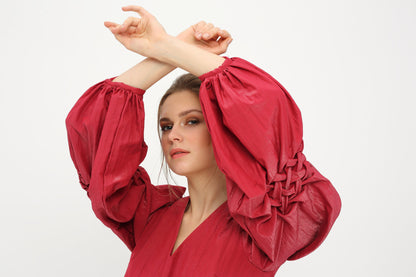 Kanada Besticktes Rotes Kleid