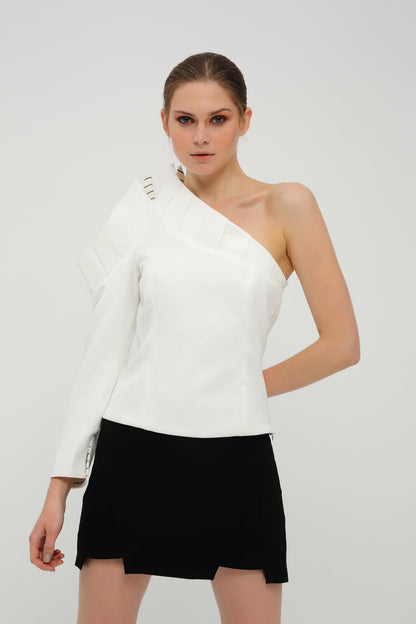 Blouse blanche à une manche