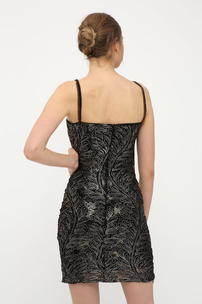 Perlenbesticktes Mini-Nachtkleid