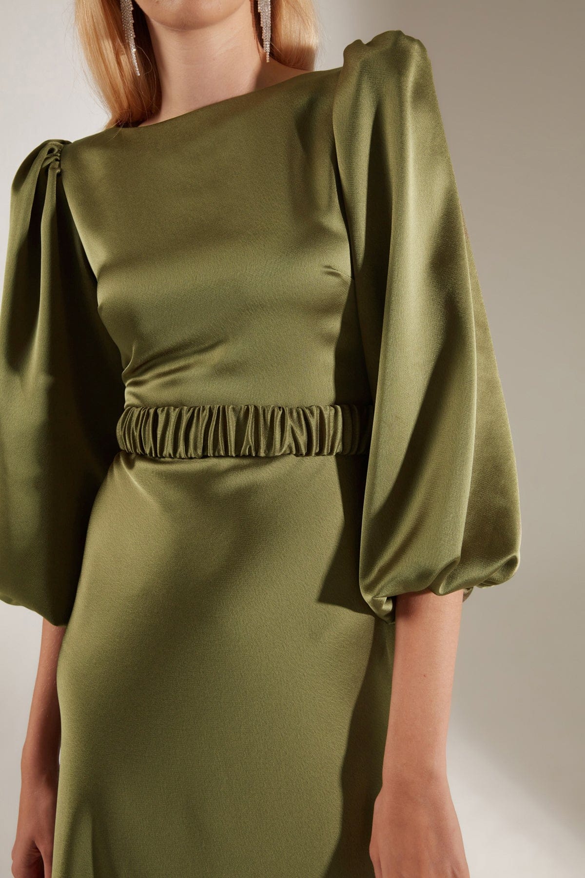 Haki Lange Ballonärmel Midi Kleid