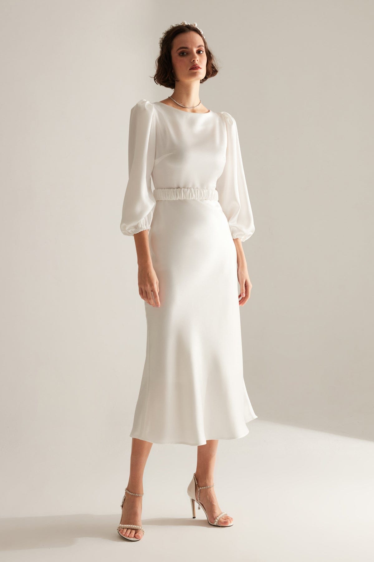 Weißes Langarm-Ballon-Midi-Kleid