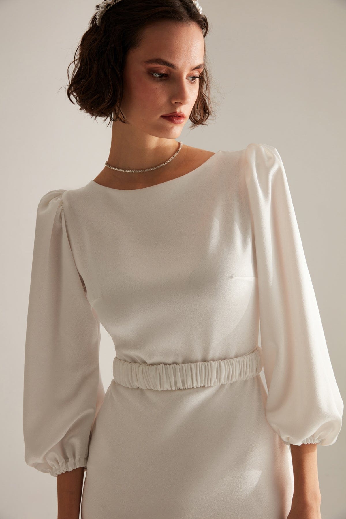 Weißes Langarm-Ballon-Midi-Kleid
