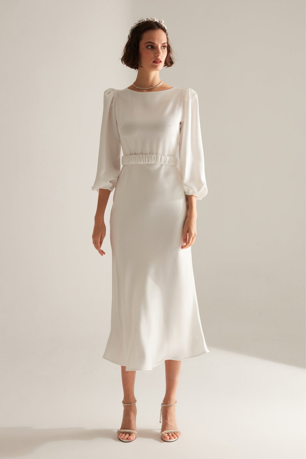 Weißes Langarm-Ballon-Midi-Kleid
