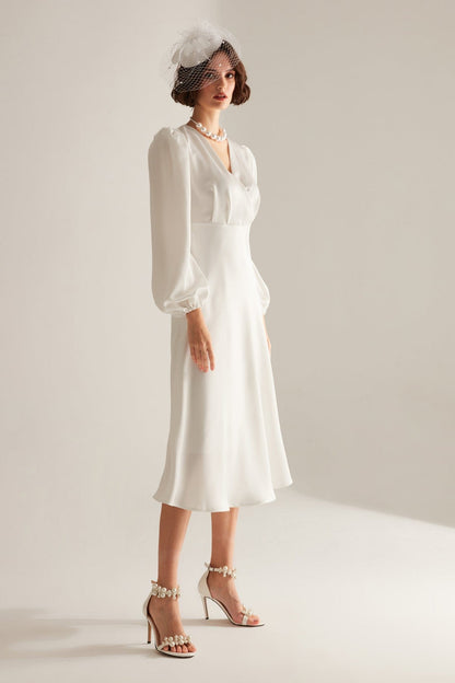 Fröhliches Weißes Kreuzkragen-Kleid