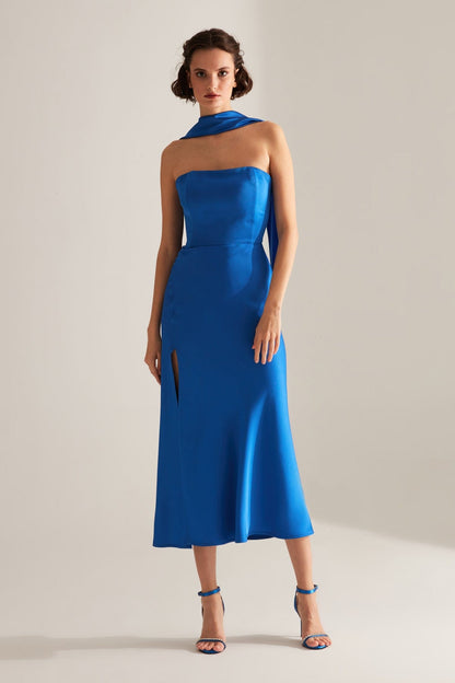 BRERA Mavi Saten Yırtmaçlı Şallı Straplez Elbise