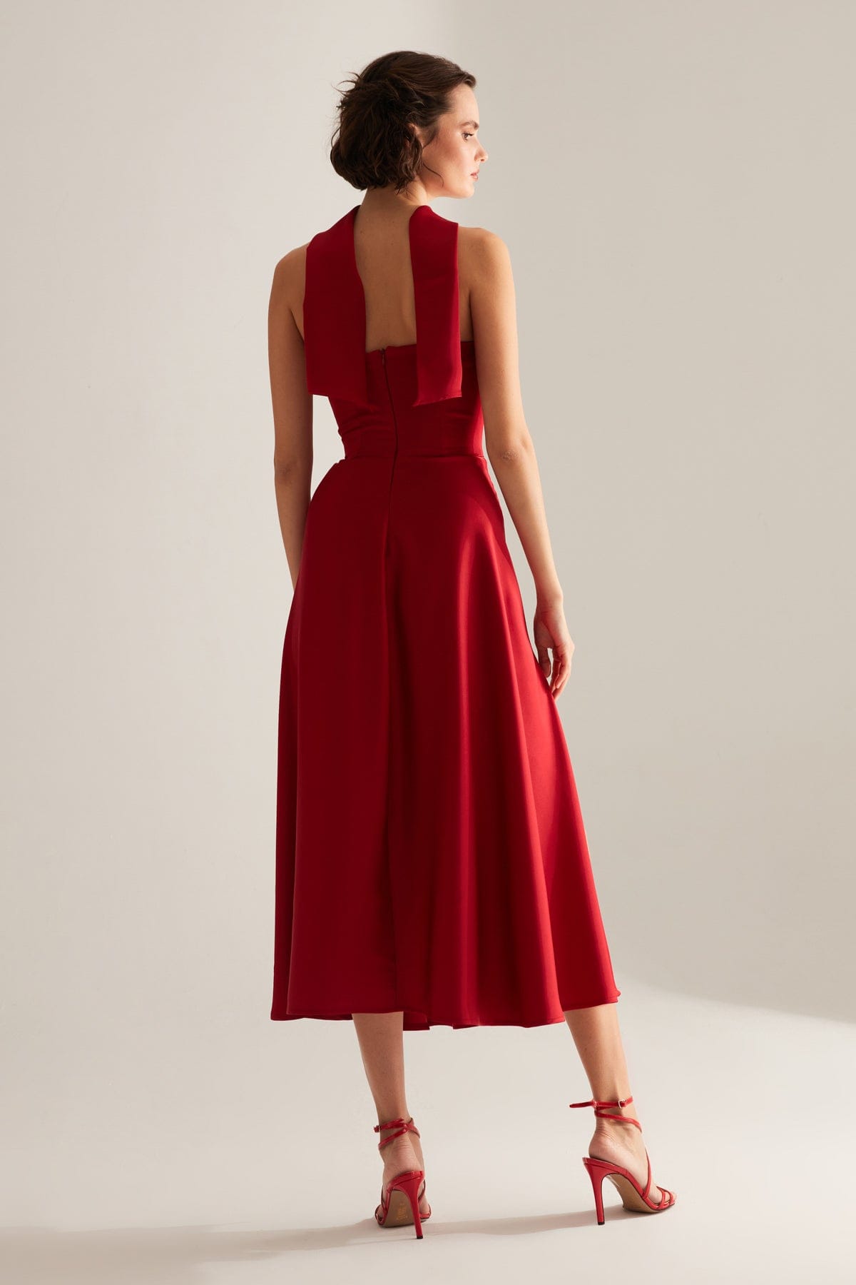 BRERA Kırmızı Saten Yırtmaçlı Şallı Straplez Elbise